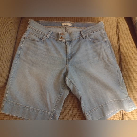 Levi's Pants - Levi's Women's 542 Shorts, Size 18